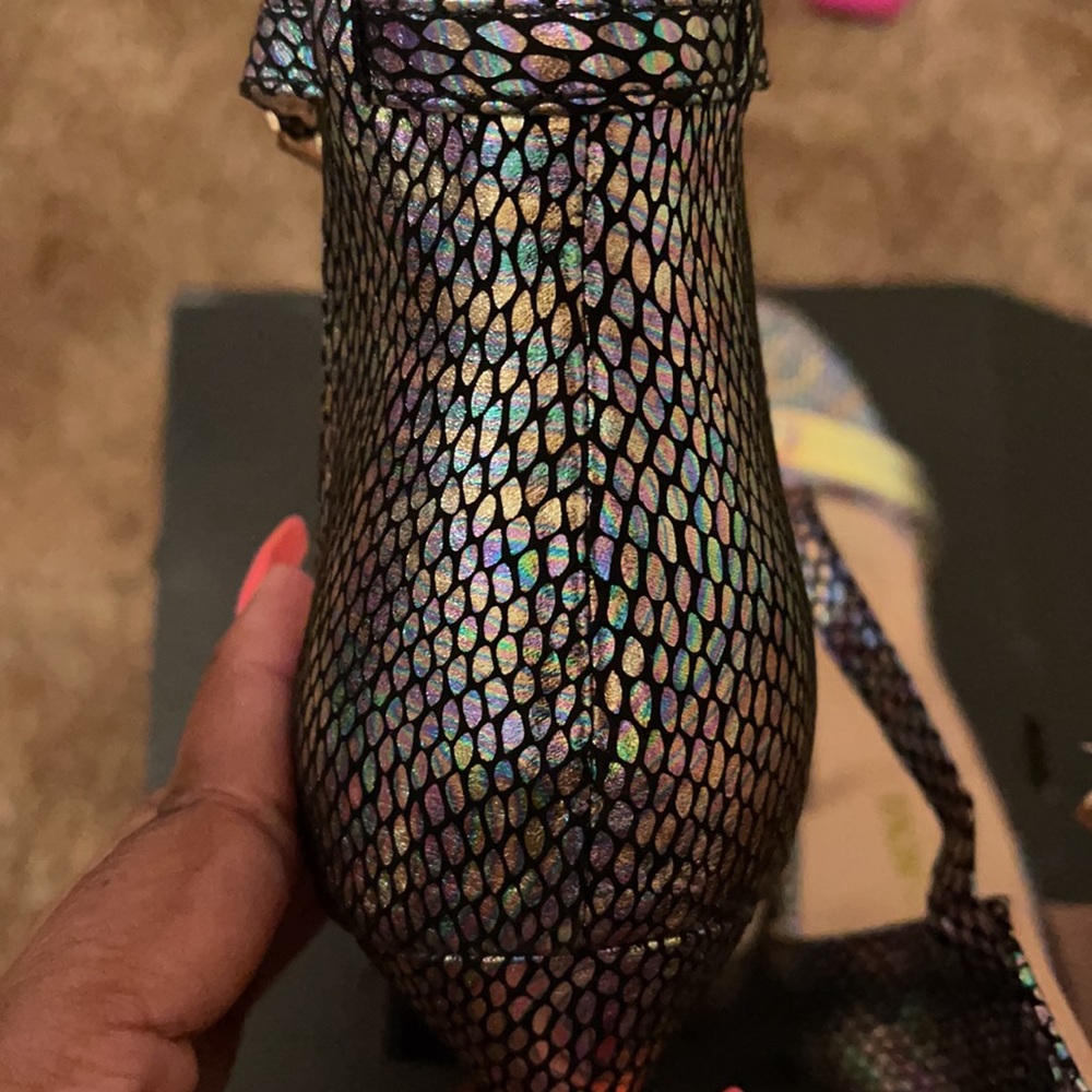 Heels - Picture 4 of 9